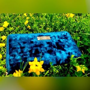 Crushed electric blue velvet velour Adrienne Vittadini wallet card gold